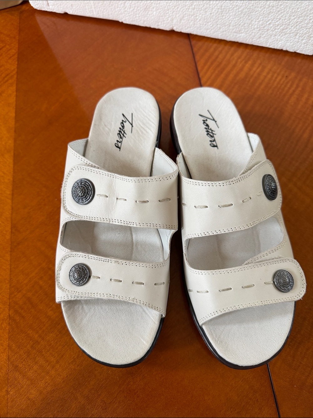 New Light grey Leather Adjustable Double-Strap Slide Sandals